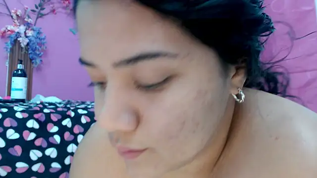 Watagatapitusberry1 online show from 02/06/25, 04:42