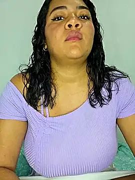 Watagatapitusberry1 online show from 10/21/25, 11:05