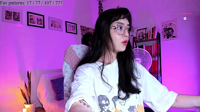 Conlosmichis online show from 10/10/25, 10:53