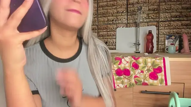 Snapshot of Jessicahot_vip chatting on 12/23/24, 11:47 Jessicahot vip online show from 12/23/24, 11:47