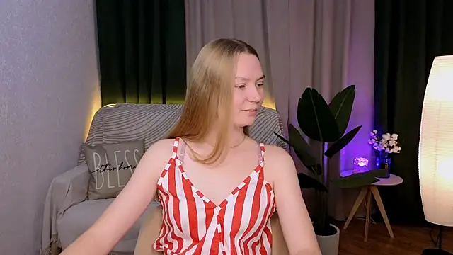 Snapshot of CarolynCohen__ chatting on 12/03/24, 02:03 CarolynCohen online show from 12/03/24, 02:03