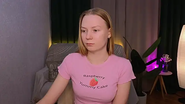 Snapshot of CarolynCohen__ chatting on 02/21/25, 02:06 CarolynCohen online show from 02/21/25, 02:06