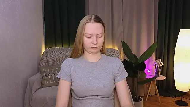 Snapshot of CarolynCohen__ chatting on 03/03/25, 02:15 CarolynCohen online show from 03/03/25, 02:15