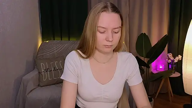 Snapshot of CarolynCohen__ chatting on 03/10/25, 01:56 CarolynCohen online show from 03/10/25, 01:56