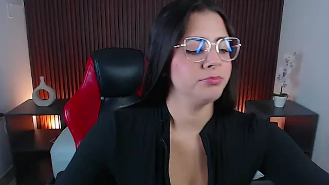 lizowenn  online show from 01/29/25, 12:13