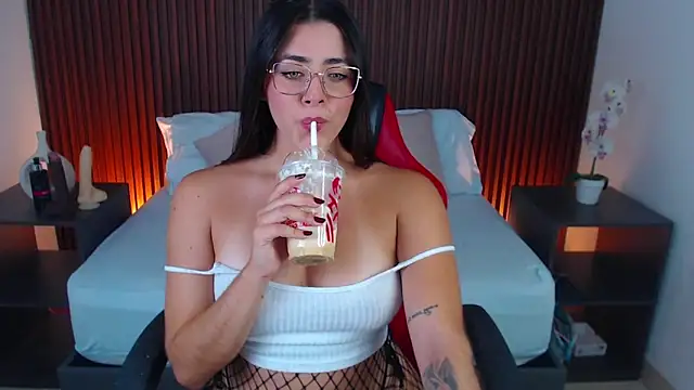 lizowenn  online show from 02/12/25, 04:00