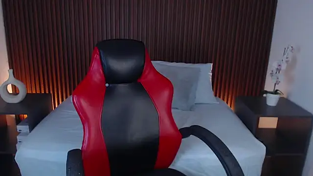 lizowenn  online show from 03/12/25, 12:15