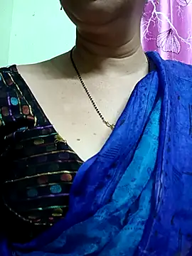 Snapshot of Rosy-B chatting on 03/17/25, 09:45 Rosy-B online show from 03/17/25, 09:45