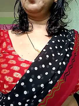 Snapshot of Rosy-B chatting on 09/15/25, 09:42 Rosy-B online show from 09/15/25, 09:42