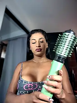 Snapshot of FitnessdollTS chatting on 09/20/25, 04:52 FitnessdollTS online show from 09/20/25, 04:52