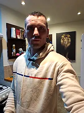 Snapshot of Aian09 chatting on 03/04/25, 09:40 Aian09 online show from 03/04/25, 09:40