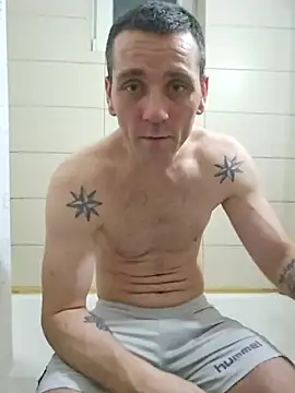 Snapshot of Aian09 chatting on 03/12/25, 12:53 Aian09 online show from 03/12/25, 12:53