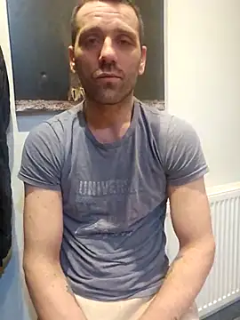 Snapshot of Aian09 chatting on 03/18/25, 09:43 Aian09 online show from 03/18/25, 09:43