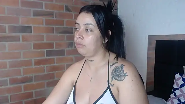 Snapshot of salome__hills1 chatting on 12/15/25, 08:24 salome hills1 online show from 12/15/25, 08:24