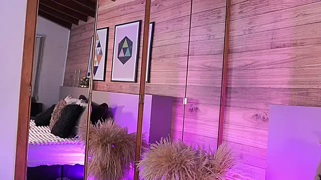 IzzyWild online show from 11/19/25, 11:21