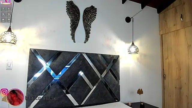 Snapshot of Bianca_zaens2 chatting on 12/19/25, 10:44 Bianca zaens2 online show from 12/19/25, 10:44