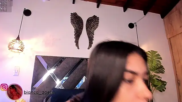 Snapshot of Bianca_zaens2 chatting on 02/04/26, 12:00 Bianca zaens2 online show from 02/04/26, 12:00