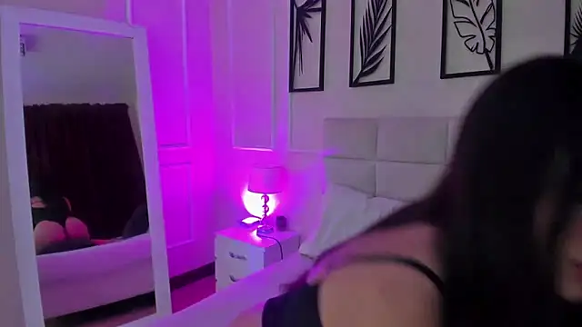 Alisa  walker online show from 02/11/25, 08:10