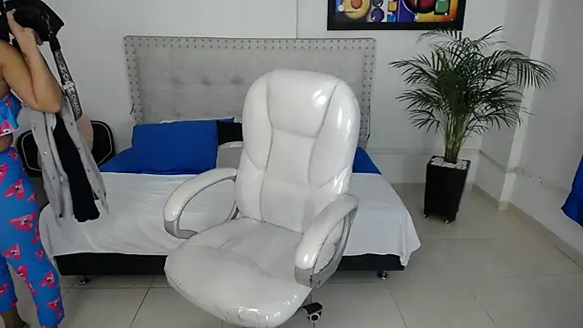 Chiqui milk  online show from 01/28/25, 07:21