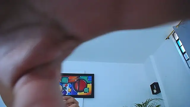 Chiqui milk  online show from 02/22/25, 10:20