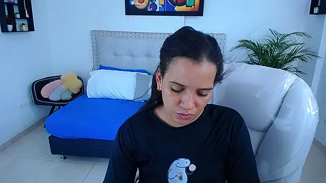 Chiqui milk  online show from 03/03/25, 07:28