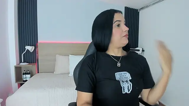 Chiqui milk  online show from 10/14/25, 07:14