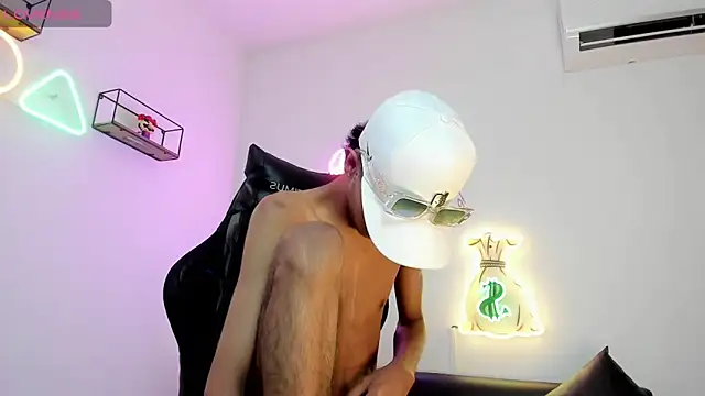 Snapshot of dikey_62 chatting on 01/31/25, 12:17 dikey 62 online show from 01/31/25, 12:17