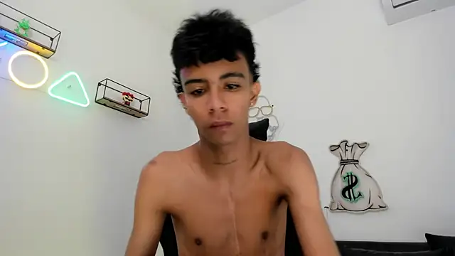 Snapshot of dikey_62 chatting on 02/10/25, 10:30 dikey 62 online show from 02/10/25, 10:30