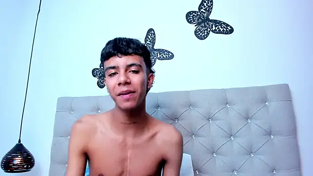 Snapshot of dikey_62 chatting on 02/13/25, 10:43 dikey 62 online show from 02/13/25, 10:43