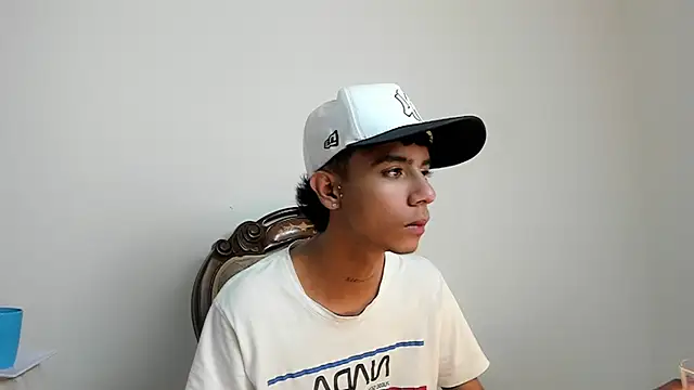 Snapshot of dikey_62 chatting on 02/19/25, 08:55 dikey 62 online show from 02/19/25, 08:55