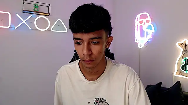 Snapshot of dikey_62 chatting on 02/24/25, 08:03 dikey 62 online show from 02/24/25, 08:03