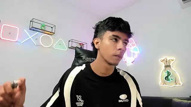 Snapshot of dikey_62 chatting on 03/10/25, 11:27 dikey 62 online show from 03/10/25, 11:27