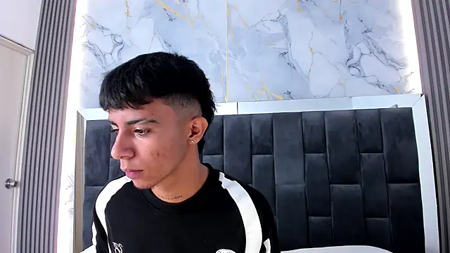 Snapshot of dikey_62 chatting on 03/15/25, 02:01 dikey 62 online show from 03/15/25, 02:01