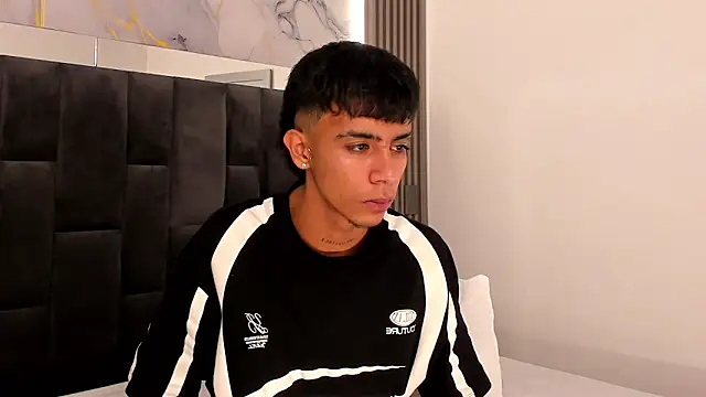 Snapshot of dikey_62 chatting on 03/15/25, 11:39 dikey 62 online show from 03/15/25, 11:39