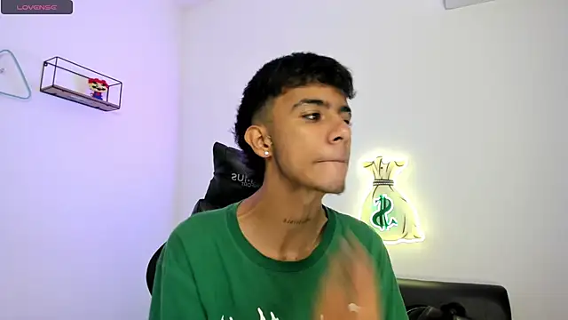 Snapshot of dikey_62 chatting on 03/19/25, 08:22 dikey 62 online show from 03/19/25, 08:22