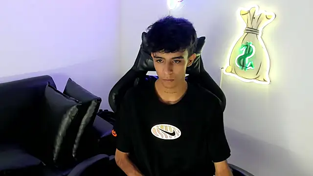 Snapshot of dikey_62 chatting on 10/02/25, 11:23 dikey 62 online show from 10/02/25, 11:23