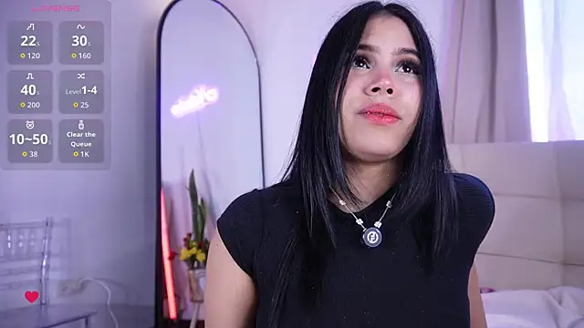 Natasha  Sccott online show from 11/10/25, 07:13