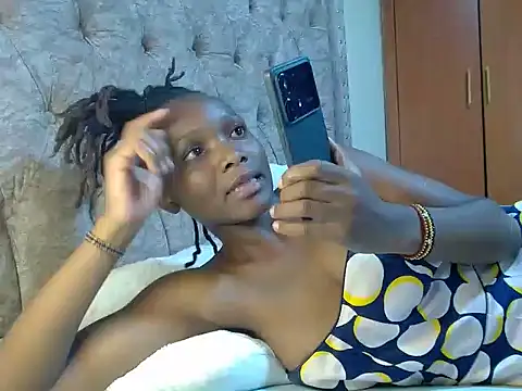 Snapshot of Naughty_Girl17 chatting on 12/02/24, 07:27 Naughty Girl17 online show from 12/02/24, 07:27