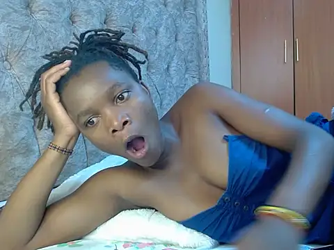 Snapshot of Naughty_Girl17 chatting on 02/08/25, 05:18 Naughty Girl17 online show from 02/08/25, 05:18