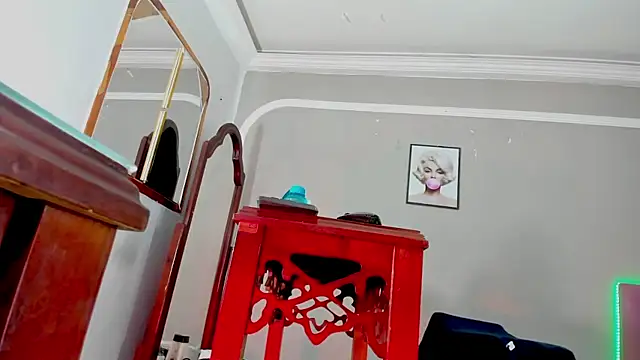 Jimena Grey online show from 12/21/25, 06:31