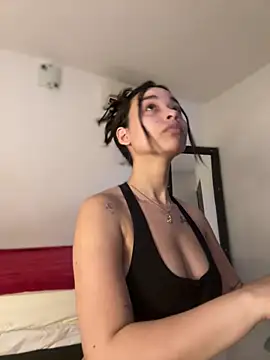 Snapshot of Hips_hannah chatting on 03/12/25, 08:31 Hips hannah online show from 03/12/25, 08:31