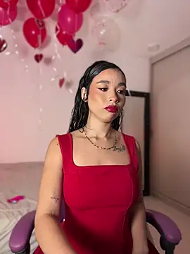 Snapshot of Hips_hannah chatting on 02/15/26, 12:07 Hips hannah online show from 02/15/26, 12:07