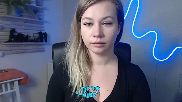 holly xglam online show from 12/19/24, 09:40