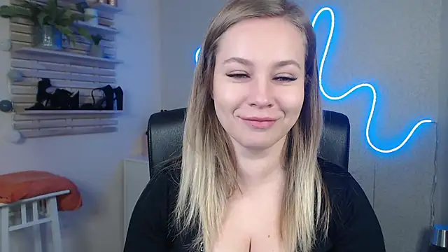 holly xglam online show from 12/23/24, 06:22