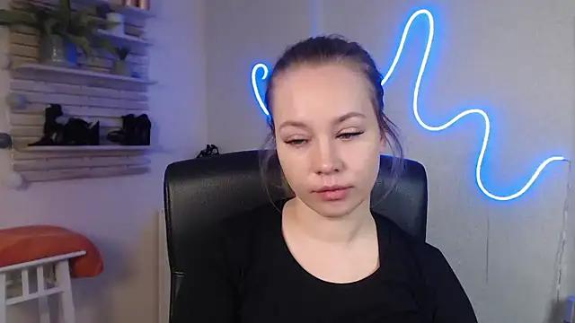 holly xglam online show from 12/31/24, 10:15