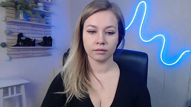 holly xglam online show from 01/03/25, 06:33