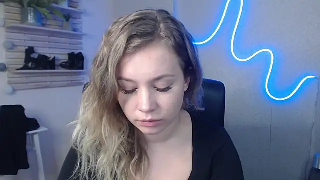 holly xglam online show from 01/07/25, 10:43