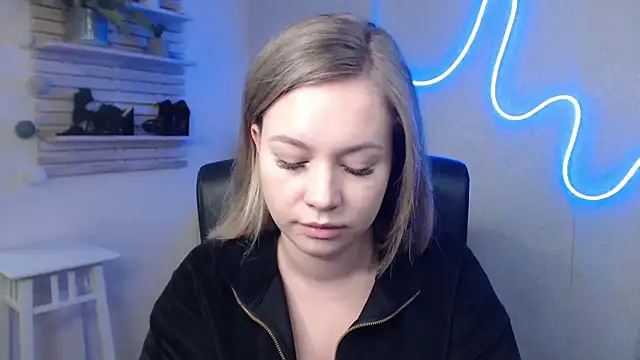 holly xglam online show from 01/08/25, 07:24