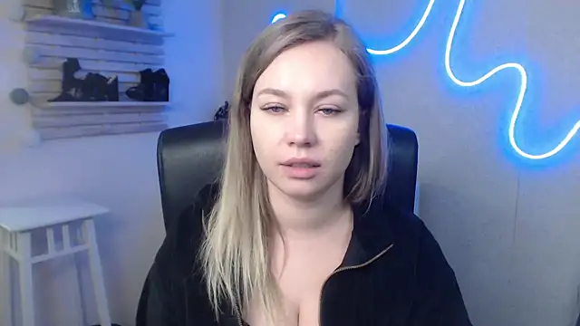 holly xglam online show from 01/08/25, 10:26