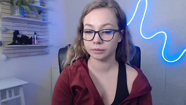 holly xglam online show from 01/13/25, 06:27